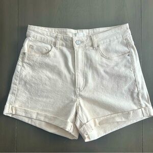 Beige H&M shorts